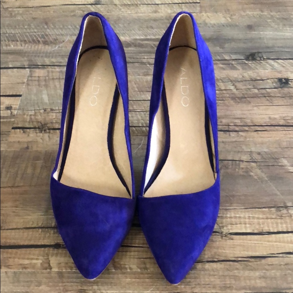 LIKE NEW ALDO POINTED PUMPS